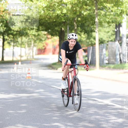 11.08.2024 - GEWOBA Citytriathlon Bremen H.Heesch http://msf.ph/oto/6771265 11.08.2024 10:48:48 Radfahren 89 meine-sportfotos.de