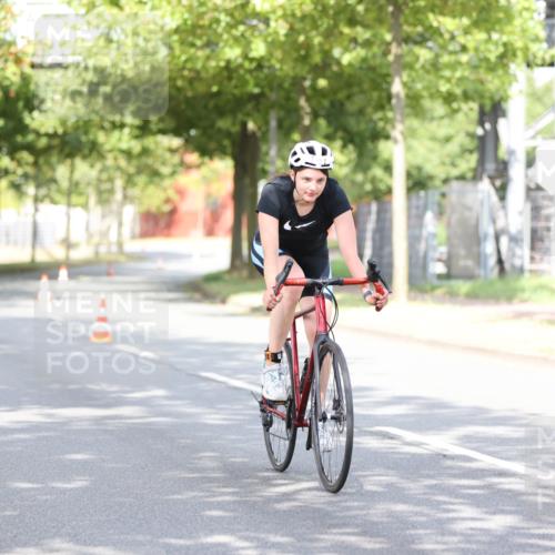 11.08.2024 - GEWOBA Citytriathlon Bremen H.Heesch http://msf.ph/oto/6771268 11.08.2024 10:48:48 Radfahren 89 meine-sportfotos.de
