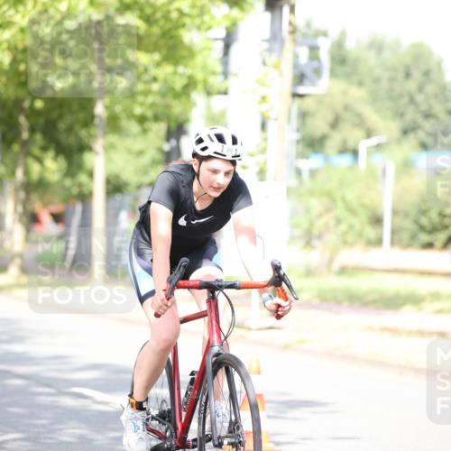 11.08.2024 - GEWOBA Citytriathlon Bremen H.Heesch http://msf.ph/oto/6771296 11.08.2024 10:48:49 Radfahren 89 meine-sportfotos.de