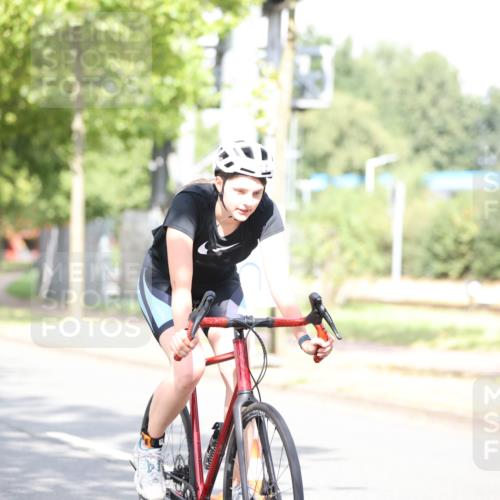 11.08.2024 - GEWOBA Citytriathlon Bremen H.Heesch http://msf.ph/oto/6771300 11.08.2024 10:48:49 Radfahren 89 meine-sportfotos.de