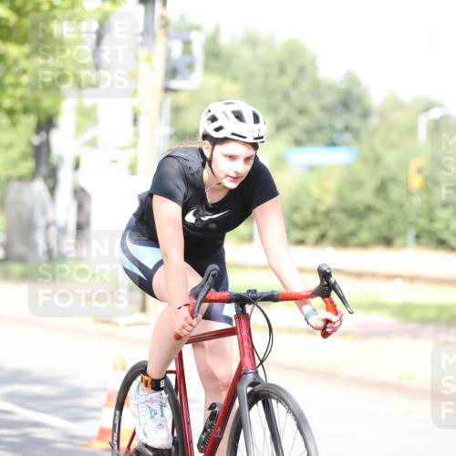 11.08.2024 - GEWOBA Citytriathlon Bremen H.Heesch http://msf.ph/oto/6771309 11.08.2024 10:48:49 Radfahren 89 meine-sportfotos.de