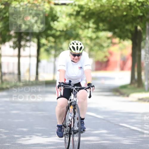 11.08.2024 - GEWOBA Citytriathlon Bremen H.Heesch http://msf.ph/oto/6771338 11.08.2024 10:49:12 Radfahren 83 meine-sportfotos.de