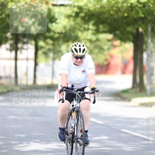 11.08.2024 - GEWOBA Citytriathlon Bremen H.Heesch http://msf.ph/oto/6771342 11.08.2024 10:49:12 Radfahren 83 meine-sportfotos.de