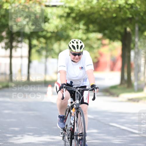 11.08.2024 - GEWOBA Citytriathlon Bremen H.Heesch http://msf.ph/oto/6771347 11.08.2024 10:49:12 Radfahren 83 meine-sportfotos.de