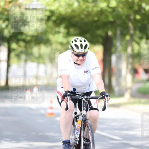 11.08.2024 - GEWOBA Citytriathlon Bremen H.Heesch http://msf.ph/oto/6771365 11.08.2024 10:49:12 Radfahren 83 meine-sportfotos.de
