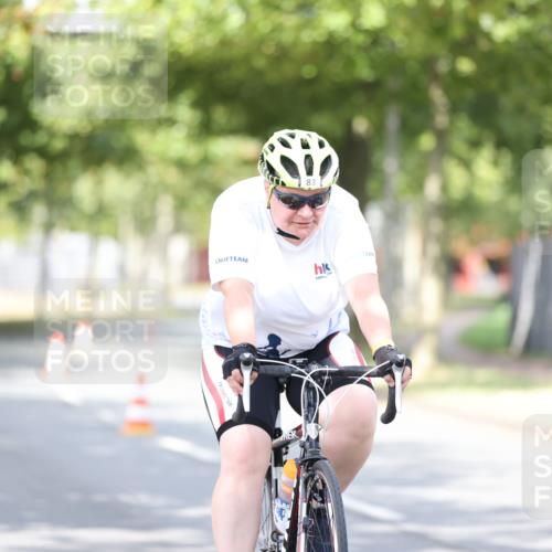 11.08.2024 - GEWOBA Citytriathlon Bremen H.Heesch http://msf.ph/oto/6771370 11.08.2024 10:49:13 Radfahren 83 meine-sportfotos.de