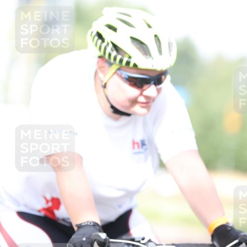 11.08.2024 - GEWOBA Citytriathlon Bremen H.Heesch http://msf.ph/oto/6771411 11.08.2024 10:49:13 Radfahren 83 meine-sportfotos.de