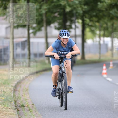 11.08.2024 - GEWOBA Citytriathlon Bremen H.Heesch http://msf.ph/oto/6771422 11.08.2024 10:50:16 Radfahren 53 meine-sportfotos.de