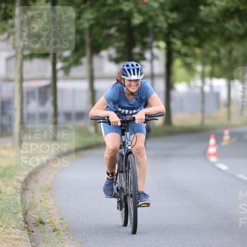 11.08.2024 - GEWOBA Citytriathlon Bremen H.Heesch http://msf.ph/oto/6771424 11.08.2024 10:50:16 Radfahren 53 meine-sportfotos.de