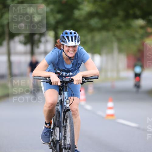 11.08.2024 - GEWOBA Citytriathlon Bremen H.Heesch http://msf.ph/oto/6771432 11.08.2024 10:50:16 Radfahren 53 meine-sportfotos.de