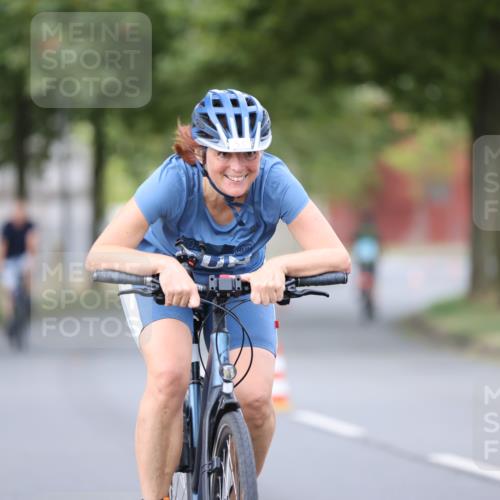 11.08.2024 - GEWOBA Citytriathlon Bremen H.Heesch http://msf.ph/oto/6771442 11.08.2024 10:50:17 Radfahren 53 meine-sportfotos.de