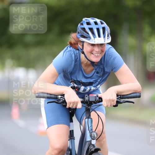 11.08.2024 - GEWOBA Citytriathlon Bremen H.Heesch http://msf.ph/oto/6771452 11.08.2024 10:50:17 Radfahren 53 meine-sportfotos.de