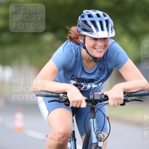 11.08.2024 - GEWOBA Citytriathlon Bremen H.Heesch http://msf.ph/oto/6771456 11.08.2024 10:50:17 Radfahren 53 meine-sportfotos.de
