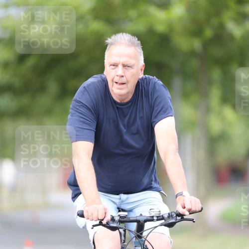 11.08.2024 - GEWOBA Citytriathlon Bremen H.Heesch http://msf.ph/oto/6771488 11.08.2024 10:50:21 Radfahren 53 meine-sportfotos.de