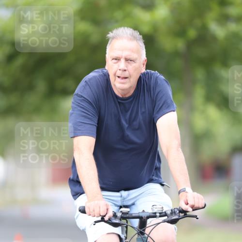 11.08.2024 - GEWOBA Citytriathlon Bremen H.Heesch http://msf.ph/oto/6771489 11.08.2024 10:50:21 Radfahren 53 meine-sportfotos.de