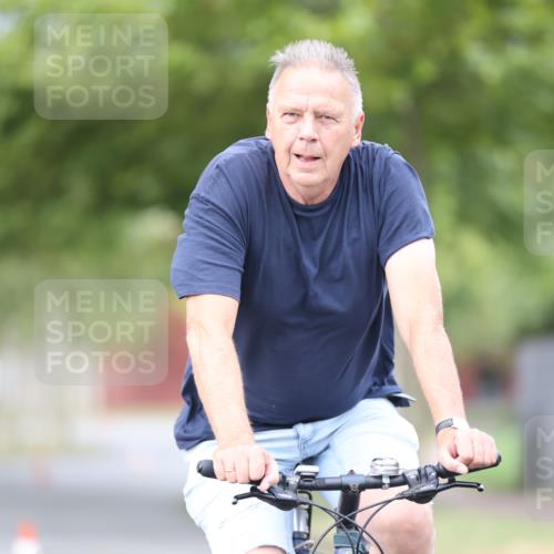 11.08.2024 - GEWOBA Citytriathlon Bremen H.Heesch http://msf.ph/oto/6771490 11.08.2024 10:50:21 Radfahren 53 meine-sportfotos.de