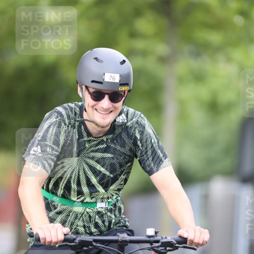 11.08.2024 - GEWOBA Citytriathlon Bremen H.Heesch http://msf.ph/oto/6771523 11.08.2024 10:51:08 Radfahren 90 meine-sportfotos.de