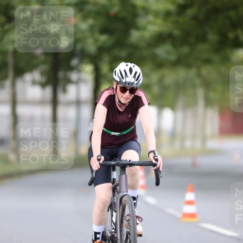 11.08.2024 - GEWOBA Citytriathlon Bremen H.Heesch http://msf.ph/oto/6771540 11.08.2024 10:51:25 Radfahren 90 meine-sportfotos.de