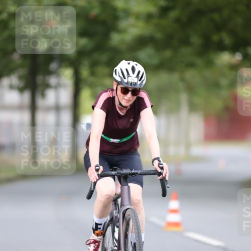 11.08.2024 - GEWOBA Citytriathlon Bremen H.Heesch http://msf.ph/oto/6771546 11.08.2024 10:51:25 Radfahren 90 meine-sportfotos.de
