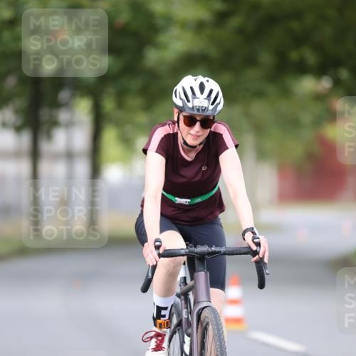 11.08.2024 - GEWOBA Citytriathlon Bremen H.Heesch http://msf.ph/oto/6771551 11.08.2024 10:51:25 Radfahren 90 meine-sportfotos.de
