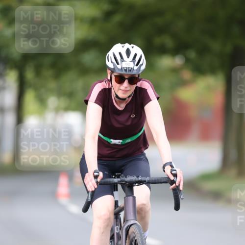 11.08.2024 - GEWOBA Citytriathlon Bremen H.Heesch http://msf.ph/oto/6771559 11.08.2024 10:51:25 Radfahren 90 meine-sportfotos.de