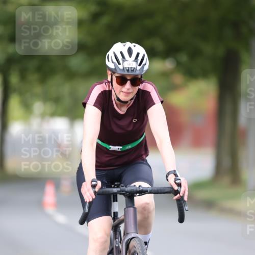 11.08.2024 - GEWOBA Citytriathlon Bremen H.Heesch http://msf.ph/oto/6771561 11.08.2024 10:51:25 Radfahren 90 meine-sportfotos.de