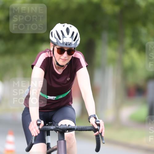 11.08.2024 - GEWOBA Citytriathlon Bremen H.Heesch http://msf.ph/oto/6771568 11.08.2024 10:51:25 Radfahren 90 meine-sportfotos.de