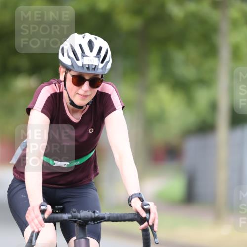11.08.2024 - GEWOBA Citytriathlon Bremen H.Heesch http://msf.ph/oto/6771573 11.08.2024 10:51:25 Radfahren 90 meine-sportfotos.de