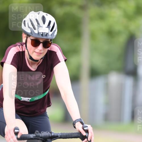 11.08.2024 - GEWOBA Citytriathlon Bremen H.Heesch http://msf.ph/oto/6771579 11.08.2024 10:51:26 Radfahren 90 meine-sportfotos.de