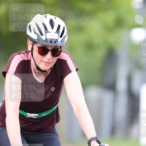 11.08.2024 - GEWOBA Citytriathlon Bremen H.Heesch http://msf.ph/oto/6771583 11.08.2024 10:51:26 Radfahren 90 meine-sportfotos.de