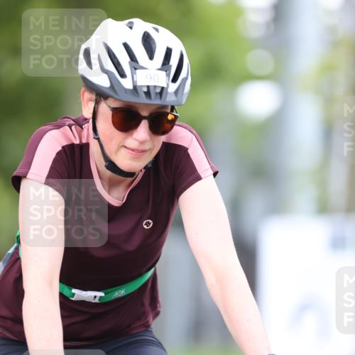 11.08.2024 - GEWOBA Citytriathlon Bremen H.Heesch http://msf.ph/oto/6771587 11.08.2024 10:51:26 Radfahren 90 meine-sportfotos.de