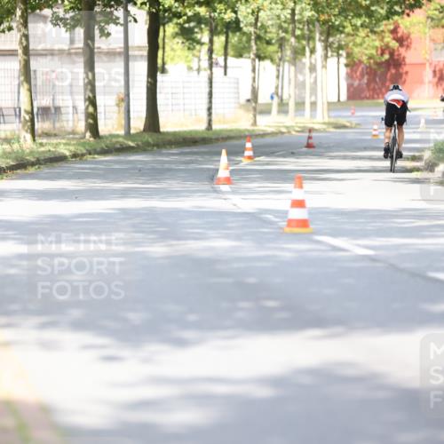 11.08.2024 - GEWOBA Citytriathlon Bremen H.Heesch http://msf.ph/oto/6771595 11.08.2024 11:32:20 Radfahren  meine-sportfotos.de