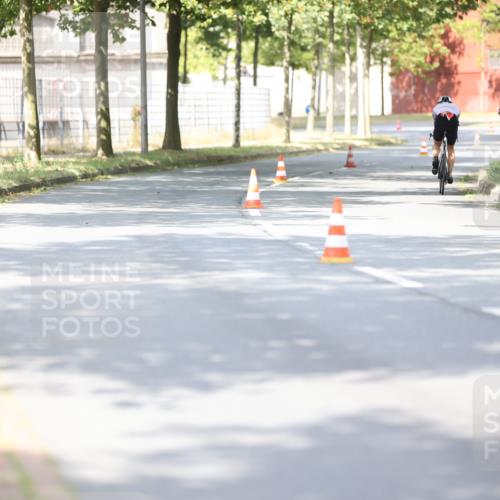11.08.2024 - GEWOBA Citytriathlon Bremen H.Heesch http://msf.ph/oto/6771597 11.08.2024 11:32:20 Radfahren  meine-sportfotos.de