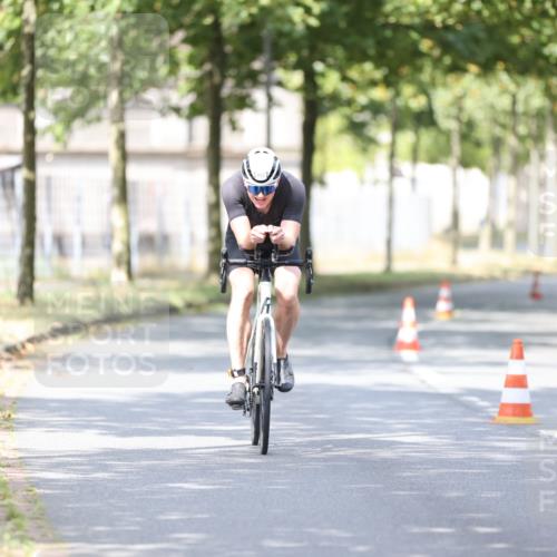 11.08.2024 - GEWOBA Citytriathlon Bremen H.Heesch http://msf.ph/oto/6771671 11.08.2024 11:34:24 Radfahren 812 meine-sportfotos.de