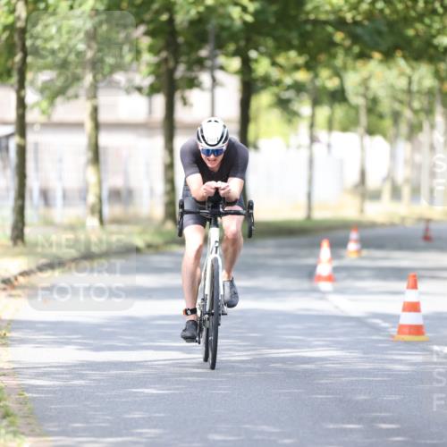 11.08.2024 - GEWOBA Citytriathlon Bremen H.Heesch http://msf.ph/oto/6771674 11.08.2024 11:34:24 Radfahren 812 meine-sportfotos.de
