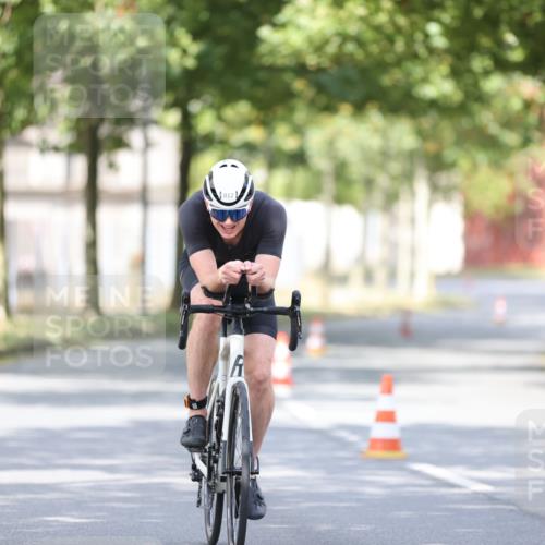 11.08.2024 - GEWOBA Citytriathlon Bremen H.Heesch http://msf.ph/oto/6771692 11.08.2024 11:34:24 Radfahren 812 meine-sportfotos.de