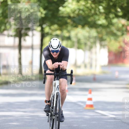 11.08.2024 - GEWOBA Citytriathlon Bremen H.Heesch http://msf.ph/oto/6771695 11.08.2024 11:34:24 Radfahren 812 meine-sportfotos.de