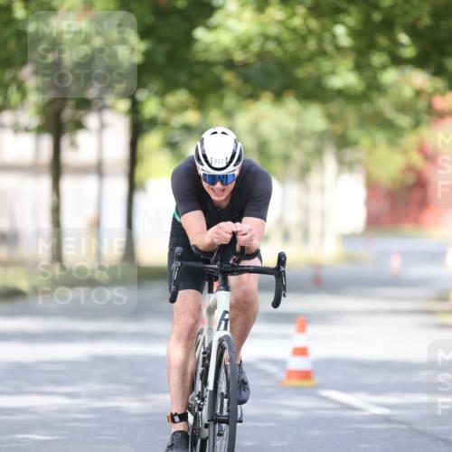 11.08.2024 - GEWOBA Citytriathlon Bremen H.Heesch http://msf.ph/oto/6771703 11.08.2024 11:34:24 Radfahren 812 meine-sportfotos.de