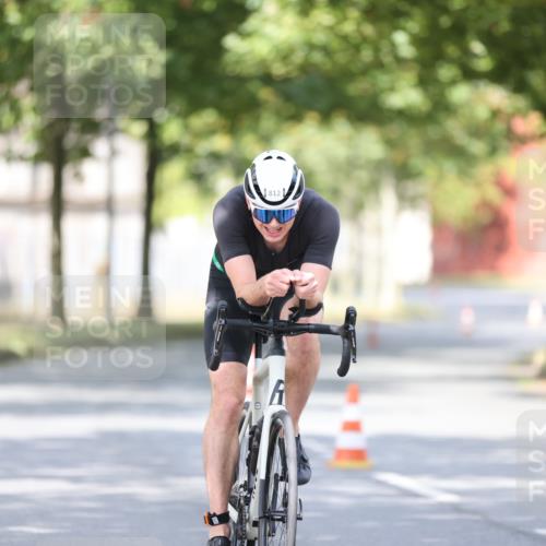 11.08.2024 - GEWOBA Citytriathlon Bremen H.Heesch http://msf.ph/oto/6771706 11.08.2024 11:34:24 Radfahren 812 meine-sportfotos.de