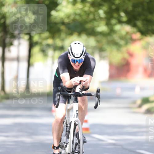 11.08.2024 - GEWOBA Citytriathlon Bremen H.Heesch http://msf.ph/oto/6771712 11.08.2024 11:34:25 Radfahren 812 meine-sportfotos.de