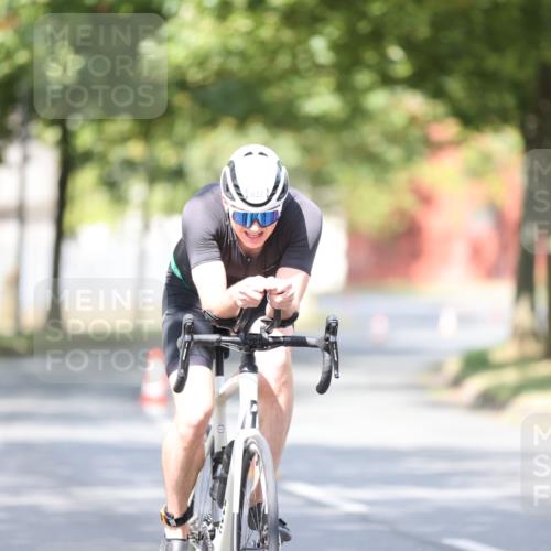 11.08.2024 - GEWOBA Citytriathlon Bremen H.Heesch http://msf.ph/oto/6771715 11.08.2024 11:34:25 Radfahren 812 meine-sportfotos.de
