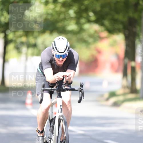 11.08.2024 - GEWOBA Citytriathlon Bremen H.Heesch http://msf.ph/oto/6771718 11.08.2024 11:34:25 Radfahren 812 meine-sportfotos.de