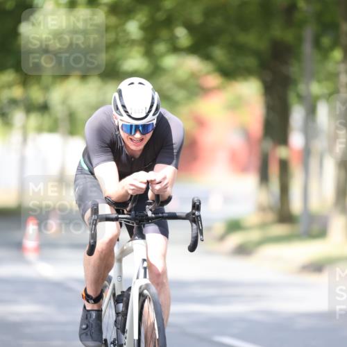 11.08.2024 - GEWOBA Citytriathlon Bremen H.Heesch http://msf.ph/oto/6771726 11.08.2024 11:34:25 Radfahren 812 meine-sportfotos.de