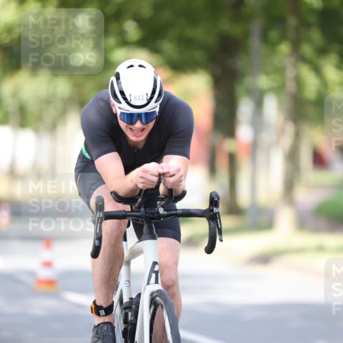 11.08.2024 - GEWOBA Citytriathlon Bremen H.Heesch http://msf.ph/oto/6771734 11.08.2024 11:34:25 Radfahren 812 meine-sportfotos.de