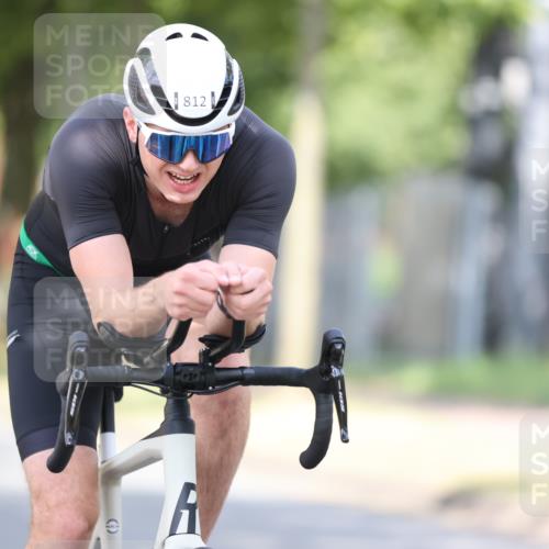 11.08.2024 - GEWOBA Citytriathlon Bremen H.Heesch http://msf.ph/oto/6771750 11.08.2024 11:34:25 Radfahren 812 meine-sportfotos.de