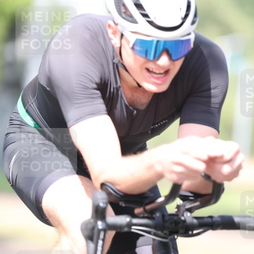 11.08.2024 - GEWOBA Citytriathlon Bremen H.Heesch http://msf.ph/oto/6771765 11.08.2024 11:34:25 Radfahren 812 meine-sportfotos.de