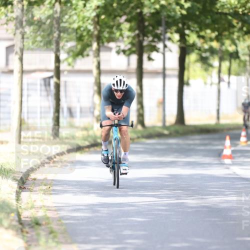 11.08.2024 - GEWOBA Citytriathlon Bremen H.Heesch http://msf.ph/oto/6771777 11.08.2024 11:35:23 Radfahren 817, 862, 934 meine-sportfotos.de