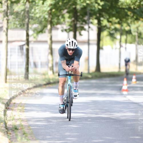 11.08.2024 - GEWOBA Citytriathlon Bremen H.Heesch http://msf.ph/oto/6771792 11.08.2024 11:35:23 Radfahren 817, 862, 934 meine-sportfotos.de