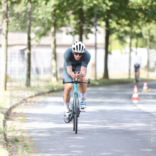 11.08.2024 - GEWOBA Citytriathlon Bremen H.Heesch http://msf.ph/oto/6771796 11.08.2024 11:35:23 Radfahren 817, 862, 934 meine-sportfotos.de