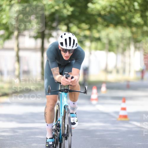 11.08.2024 - GEWOBA Citytriathlon Bremen H.Heesch http://msf.ph/oto/6771804 11.08.2024 11:35:24 Radfahren 817, 862, 934 meine-sportfotos.de